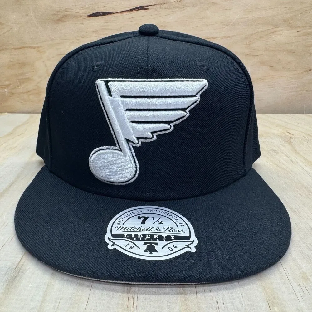 NEW St Louis Blues Mitchell Ness Liberty Fitted Hat Cap Black White sz 7 1/2